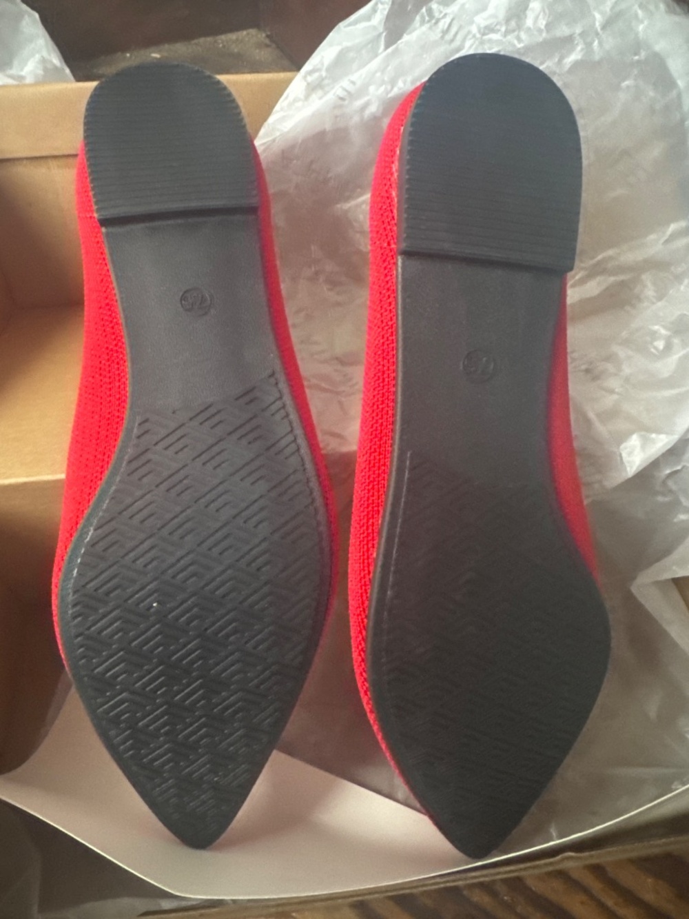 Red shoes - Picture 3 of 3